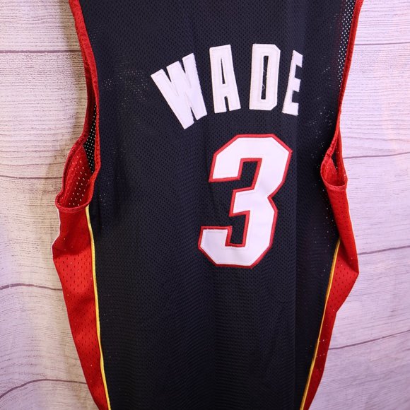 Vintage NBA Miami Heat #3 Dwyane Wade Jersey Throwback Classics Size 48 - Picture 4 of 4